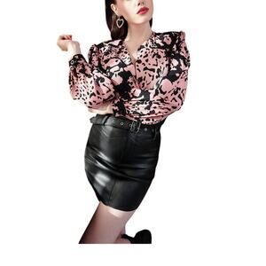 NWT Nasty Gal Abstract Print Blouse Pink boxy crop style loose fitted women Sz 4